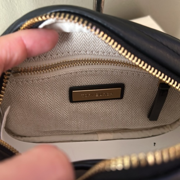 Tory Burch small Chevron Crossbody - Picture 4 of 8